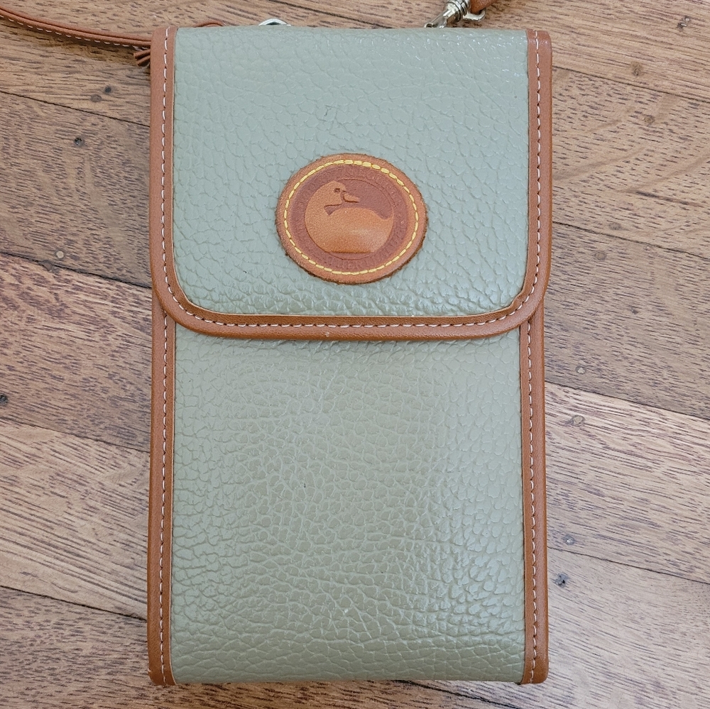 Vintage Dooney and Bourke Crossbody Wallet Perfect for Travel